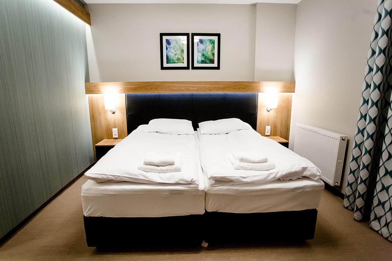 Bulwary Biznes Bed & Breakfast Мелец Екстериор снимка
