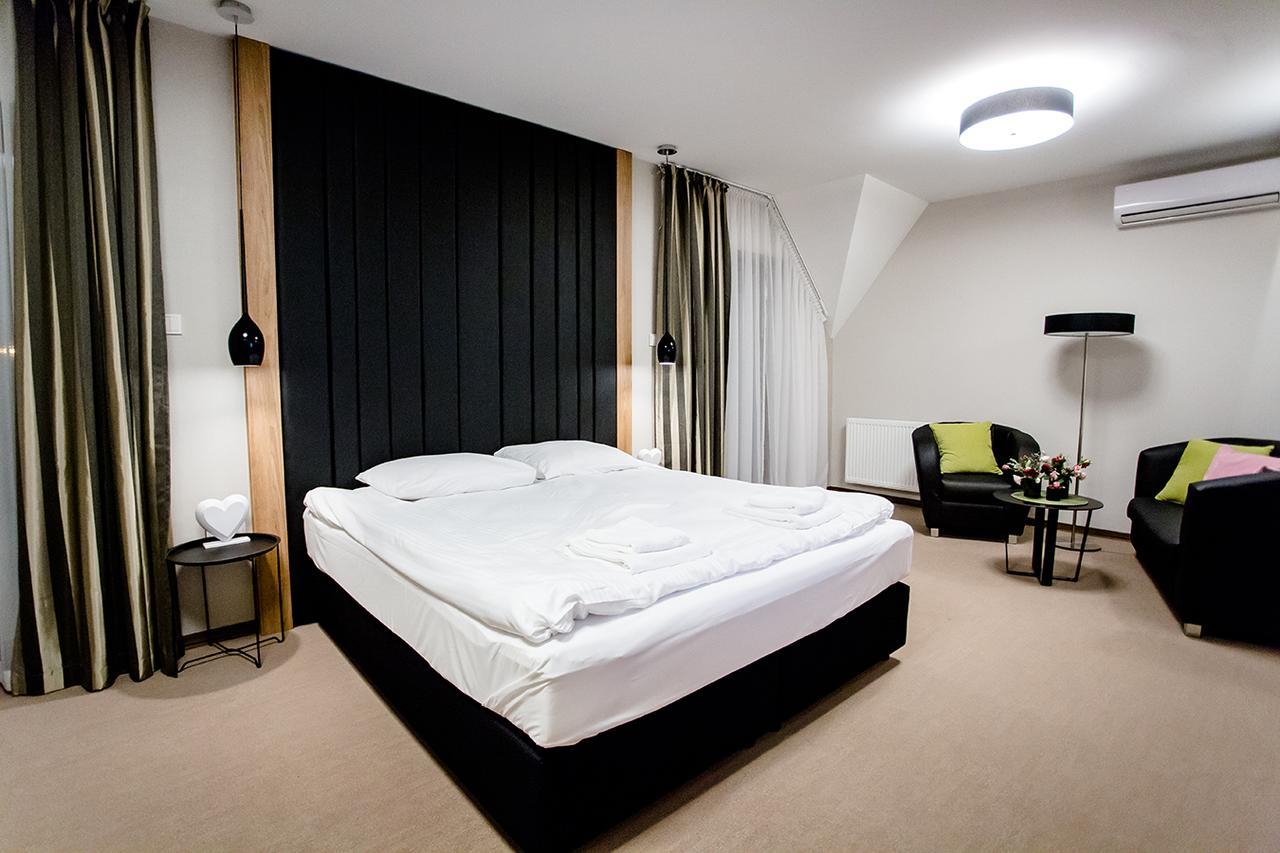 Bulwary Biznes Bed & Breakfast Мелец Екстериор снимка
