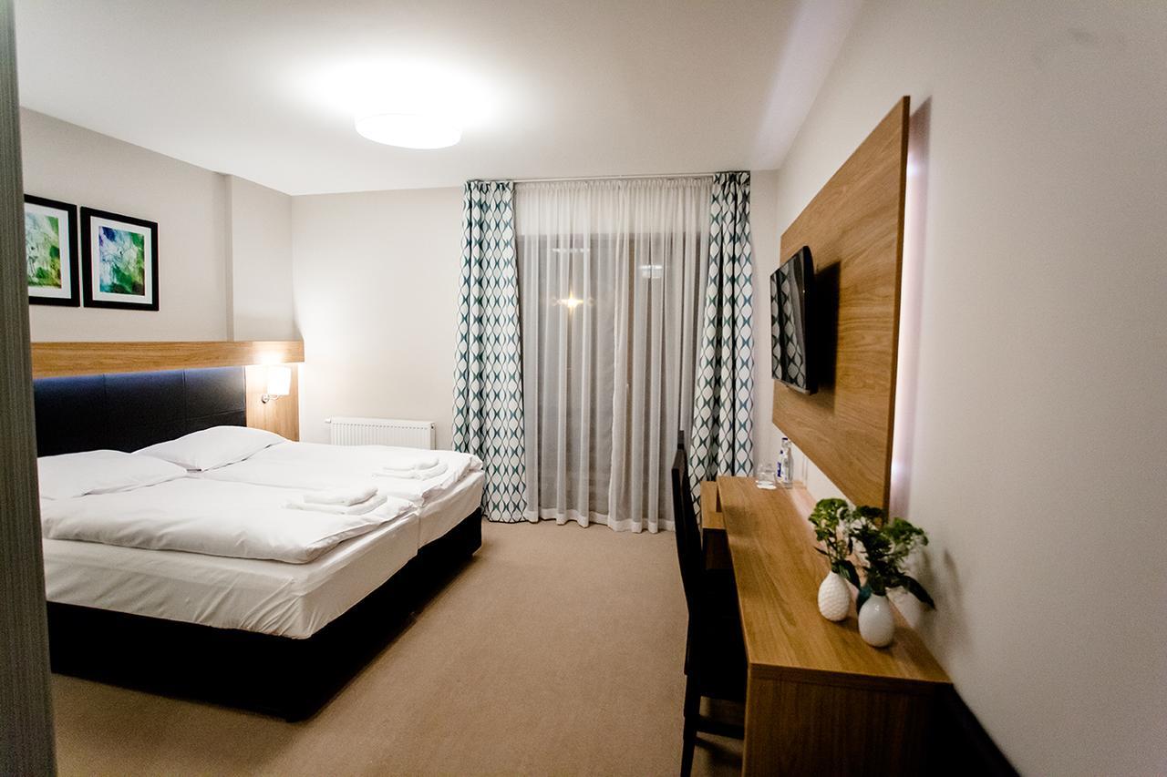 Bulwary Biznes Bed & Breakfast Мелец Екстериор снимка