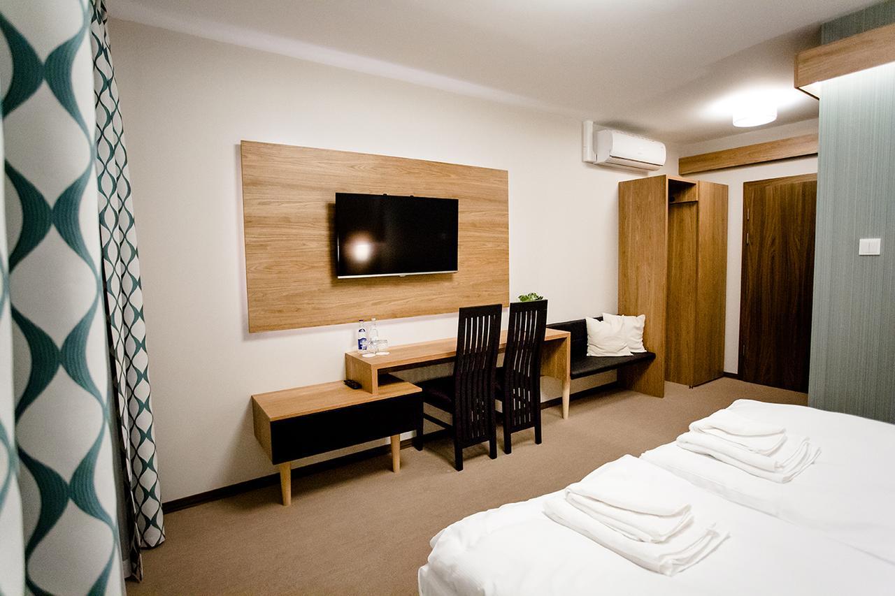 Bulwary Biznes Bed & Breakfast Мелец Екстериор снимка