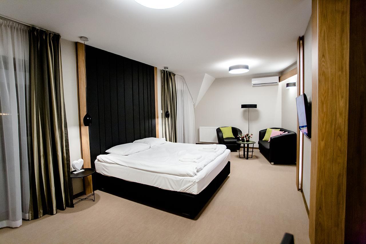 Bulwary Biznes Bed & Breakfast Мелец Екстериор снимка
